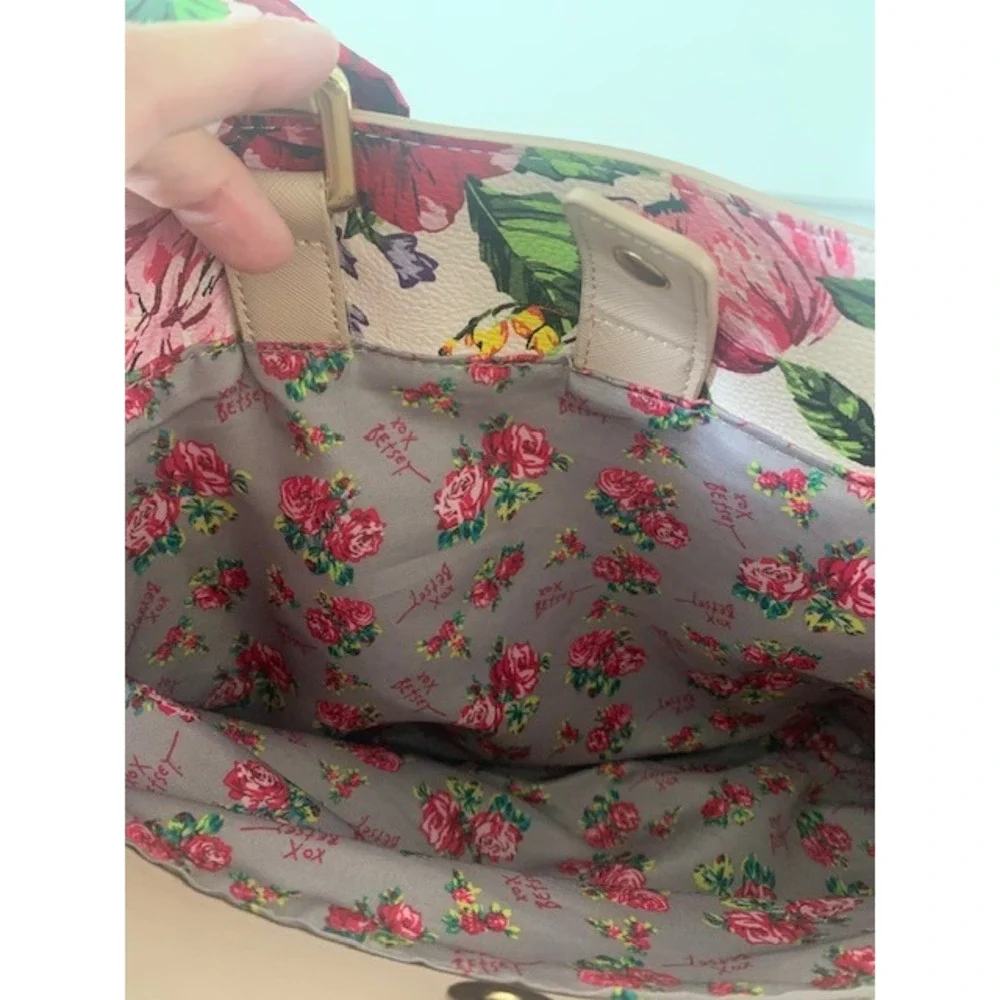 Betsey Johnson betsey johnson